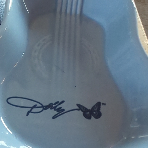 Dolly Parton Butterfly Kitchen Set - Blue - Picture 4 of 7